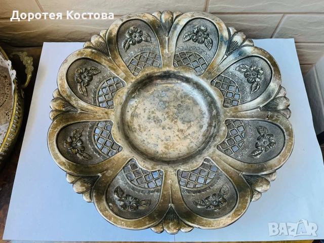 Красива голяма фруктиера от Англия с цветя и 3 крачета