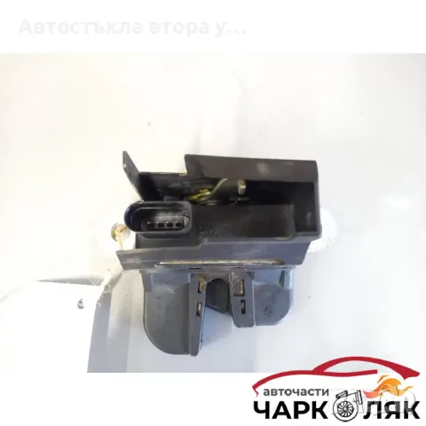 Брава заден капак Фолксваген Пасат Б6 (к), снимка 2 - Части - 48248393