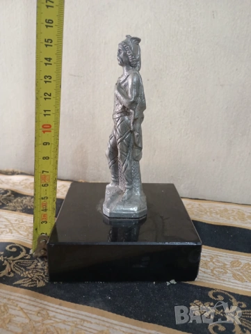 Статуетка, снимка 3 - Антикварни и старинни предмети - 53175148