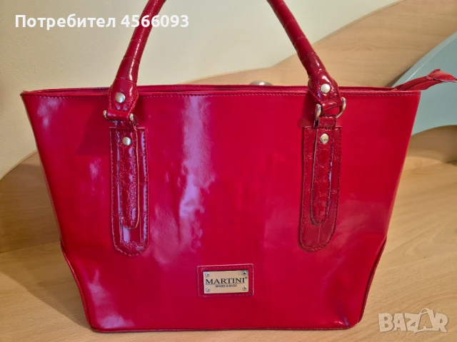 Продавм червена чанта Martini, снимка 2 - Чанти - 51381751