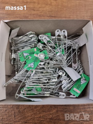 НОВО!!! Безопасни игли комплект. Цена за кутия 3.50 лв., снимка 1