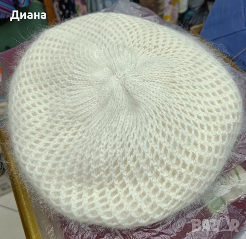 Дамски шапки-ръчно плетиво, снимка 13 - Шапки - 52945137