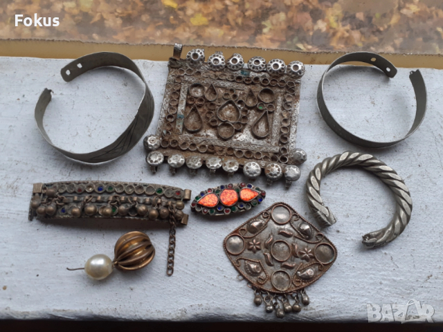 Лот части от накити