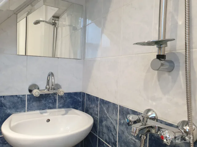 ТОП ЦЕНТЪР!!! Студио до църква Св. Петка!!!, снимка 11 - Апартаменти - 56037986