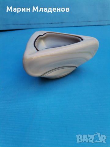 Стар пепелник-стъкло