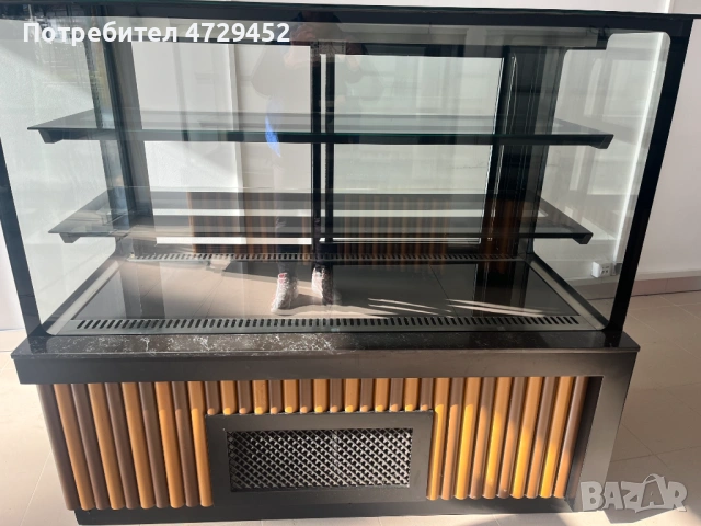 сладкарски витрини