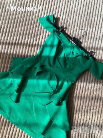 Зелена коктейлна рокля