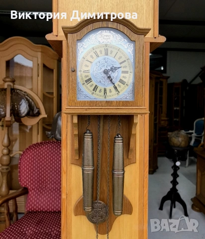 Стенен часовник от Urgos