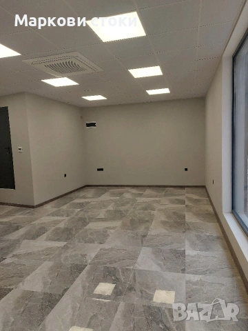 Под наем търговско помещение 60 кв.м с витрина 4 м – център Асеновград, снимка 2 - Магазини - 50562087