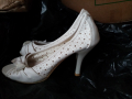 Летни бели обувки на ток(сватба или др. поводи) , снимка 1 - Дамски обувки на ток - 36165954