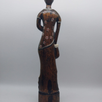 Висока фигура на жена, изработена от дърво, ръчна изработка, снимка 2 - Колекции - 44611058