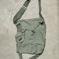 Противогазна торба, чанта през рамо - стар образец, снимка 1 - Чанти - 41629924