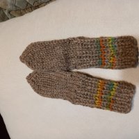 Ръчно плетени бебешки чорапи от вълна. Ходило 10 см., снимка 2 - Бебешки чорапи - 39844993