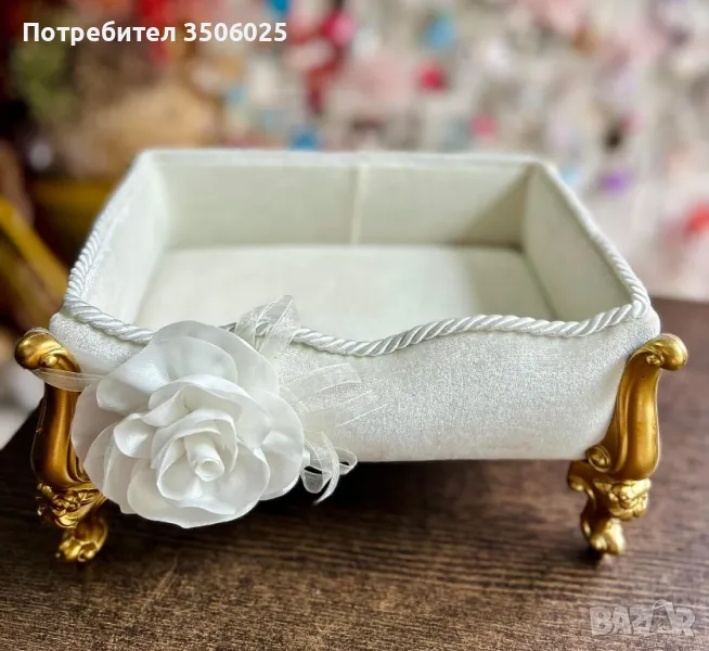 Продавам кутия от кадифе , снимка 1