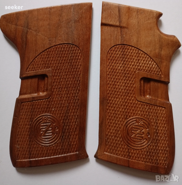 Дървени чирени за пистолет CZ 52, снимка 1