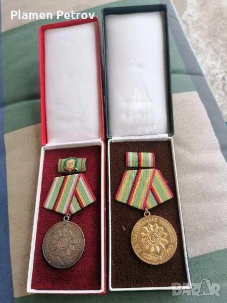 2 медала , снимка 1