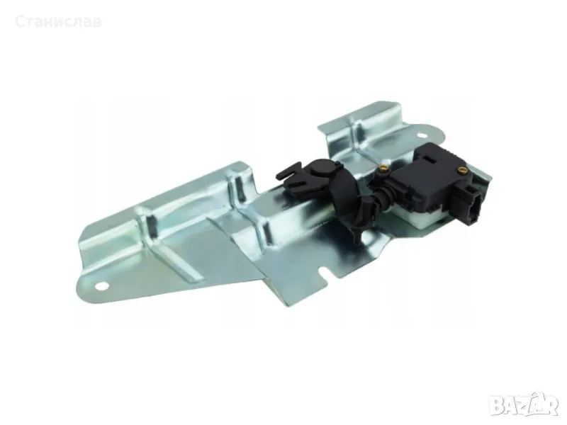 VW Jetta A5 Панел с моторче за заключване на багажник, снимка 1