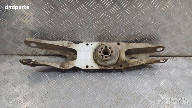 Носач Mercedes B200 CDI W246 2013г.(заден ляв)	, снимка 1