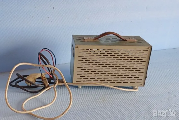 Старо българско зарядно за автомобили - 12V , снимка 1
