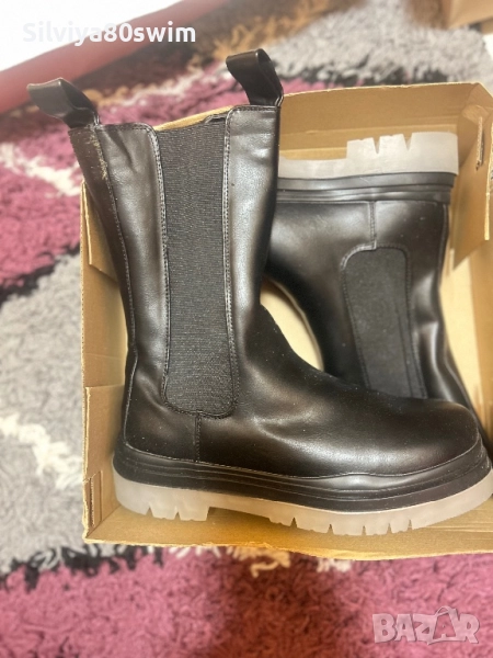 Ботуши + подарък стойка за телефон, снимка 1