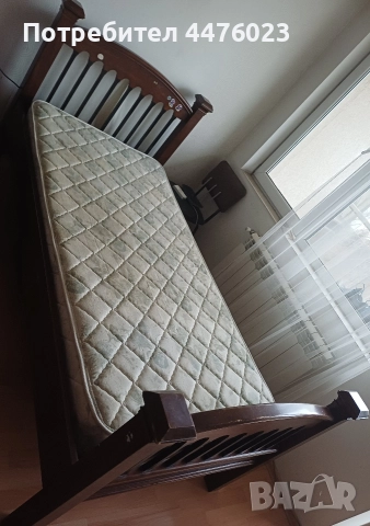 Легло с матрак, дървена рамка