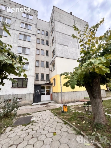 Продавам 3-стаен апартамент в Етрополе