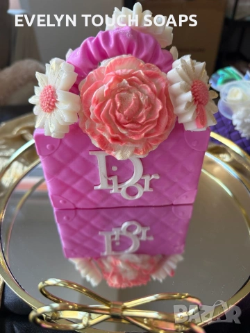 3D чанта аранжирана със сапунени цветя прекрасен подарък за 8 март, снимка 6 - Чанти - 53641454