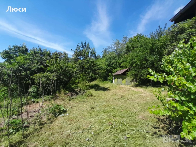 Продавам парцел с къща, снимка 13 - Вили - 52443650