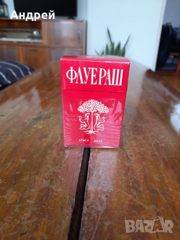 Стара кутия от цигари Флуераш