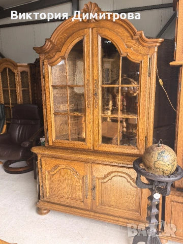 Ъглова витрина Антик 