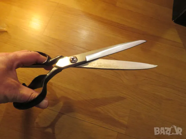 Солидна професионална шивашка ножица с отличен ряз за шивачи и ценители  шивач, снимка 2 - Антикварни и старинни предмети - 49633793