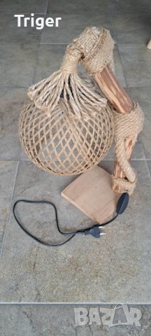 Ратанова настолна лампа