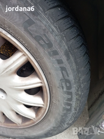 Алуминиеви джанти от Ситроен Без централен отвор със зимни гуми, снимка 4 - Гуми и джанти - 51941874