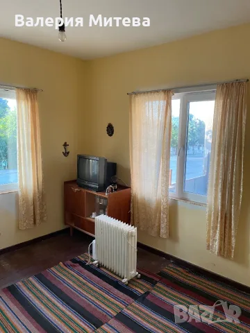 КЪЩА С ГОЛЯМ ДВОР В ЦЕНТЪРА НА С. МАЛОМИРОВО, ОБЩ. ЕЛХОВО – 30 000 €, снимка 6 - Къщи - 56172440
