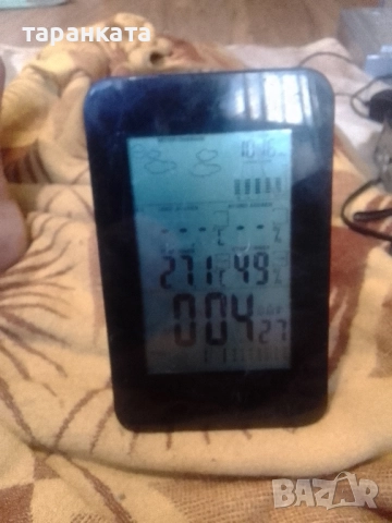 часовник календар аларма термометър атмосферното налягане 