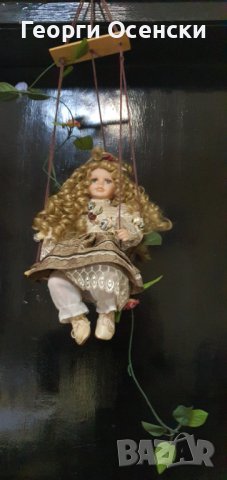Порцеланова кукла на люлка, снимка 1 - Антикварни и старинни предмети - 41886637
