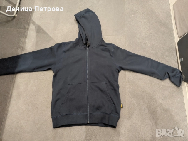 Нов суичър Snickers, размер М