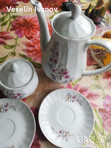 Комплект Български порцелан, снимка 7 - Чинии - 36018845