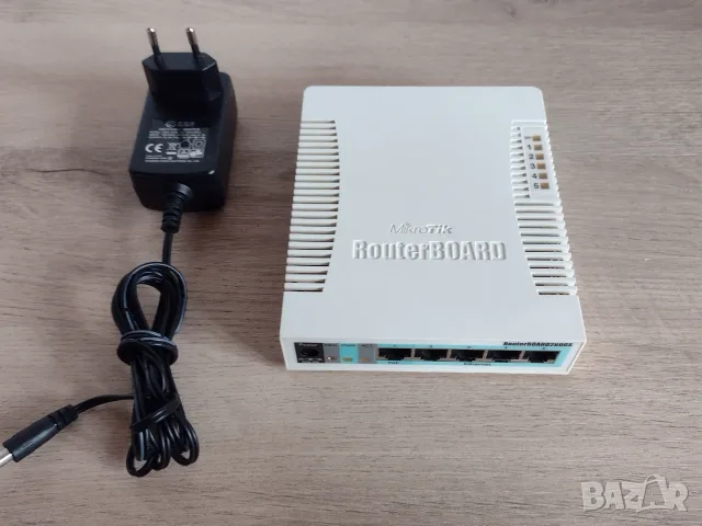 2 броя Mikrotik RB260GS