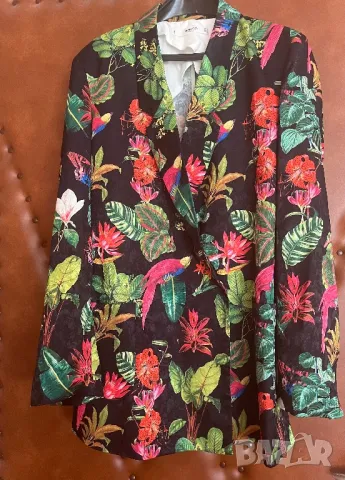 Красиво сако  Mango за лятото