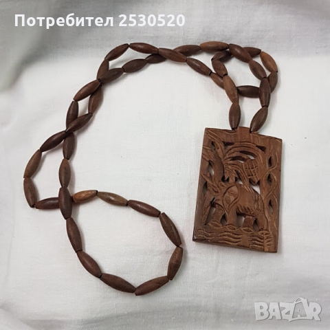 Медальон дърворезба, снимка 1 - Колиета, медальони, синджири - 36066194