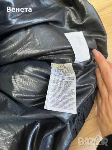 Дамско зимно яке Guess.Размер XS, снимка 3 - Якета - 49534655