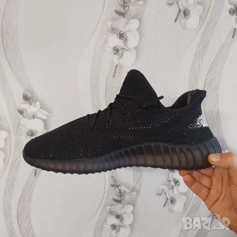 маратонки adidas YEEZY BOOST 350 V2 "Oreo  номер 46 ,5- 47 1/3, снимка 5 - Маратонки - 49784652