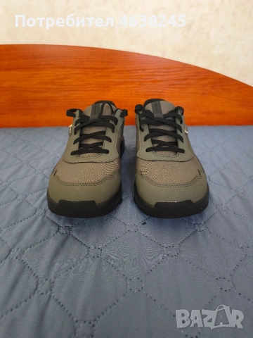 туристически обувки + раница с дъждобран + аксесоари за къмпинг , снимка 2 - Екипировка - 53830505