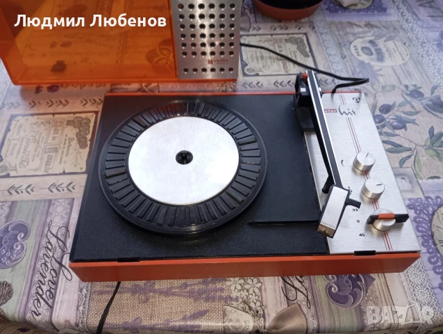 Грамофон Unitra WG 400 с вграден усилвател и говорител в капака , снимка 6 - Грамофони - 50876228