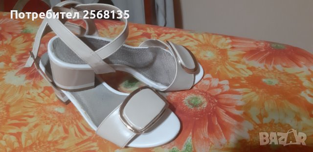Красиви Сандали с елегантни Плочки на деколтето от кожа с метален обков, снимка 3 - Сандали - 40854064