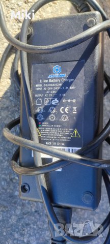 Зарядно 5пина 42v, снимка 3 - Велосипеди - 42503341
