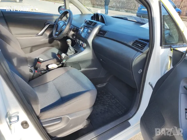 Toyota Verso 1.6 D-4D (112кс) 6+1, снимка 10 - Автомобили и джипове - 48124115
