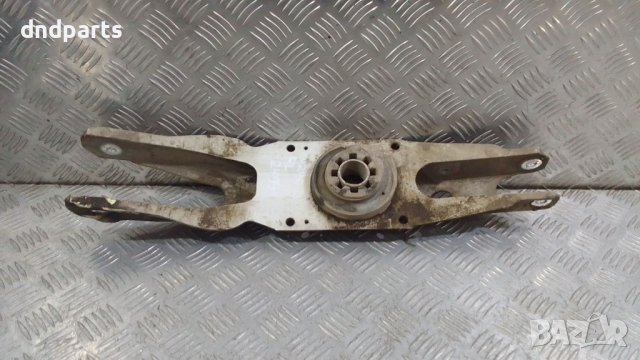 Носач Mercedes B200 CDI W246 2013г.(заден ляв)	