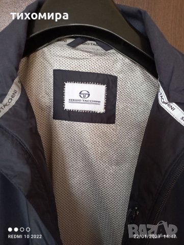 Яке тип ветровка на Sergio Tacchini, снимка 2 - Спортни екипи - 39392693
